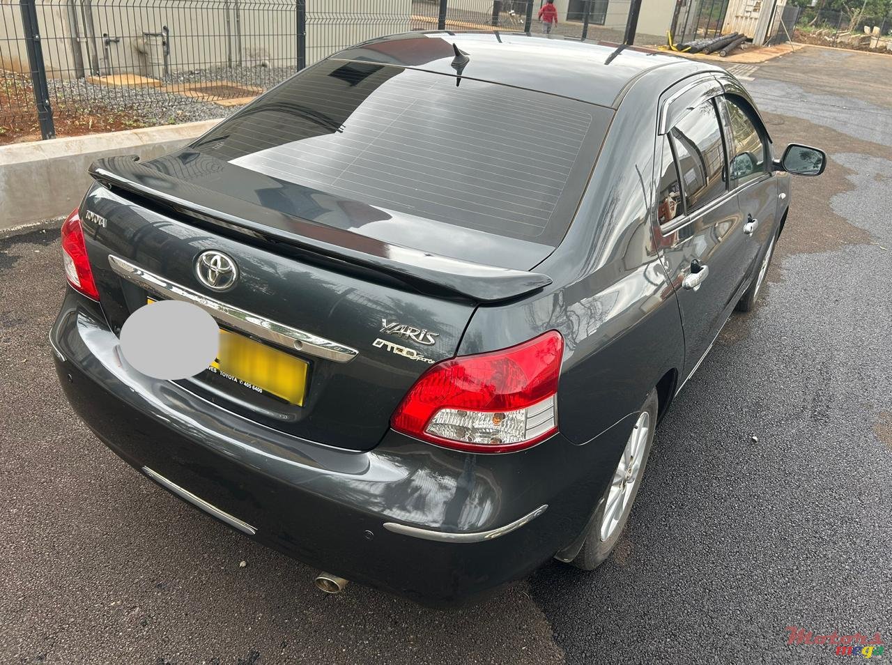 2011' Toyota Yaris photo #2