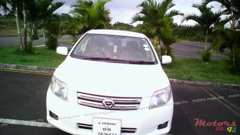 2006' Toyota Corolla Axio photo #1