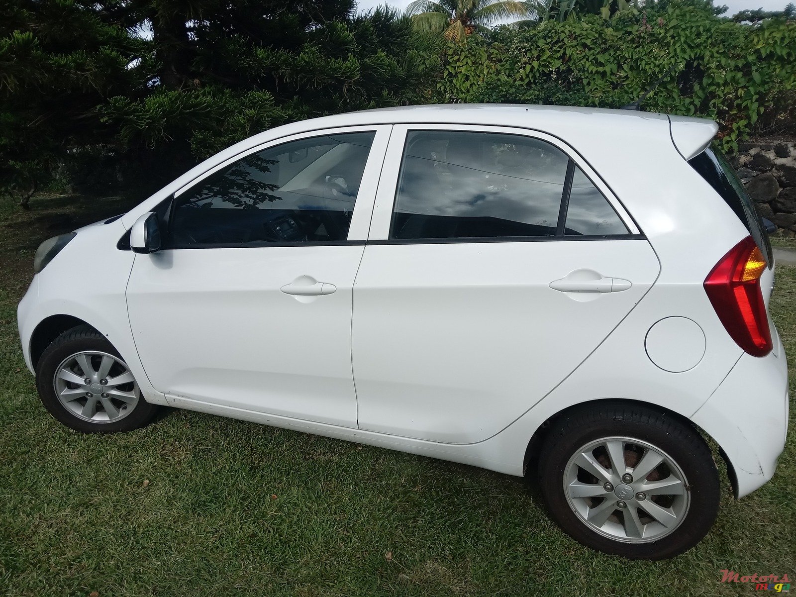 2011' Kia Picanto photo #3