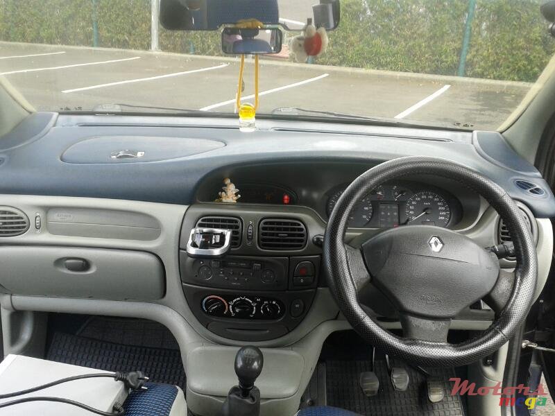 2001' Renault Megane Scenic photo #3