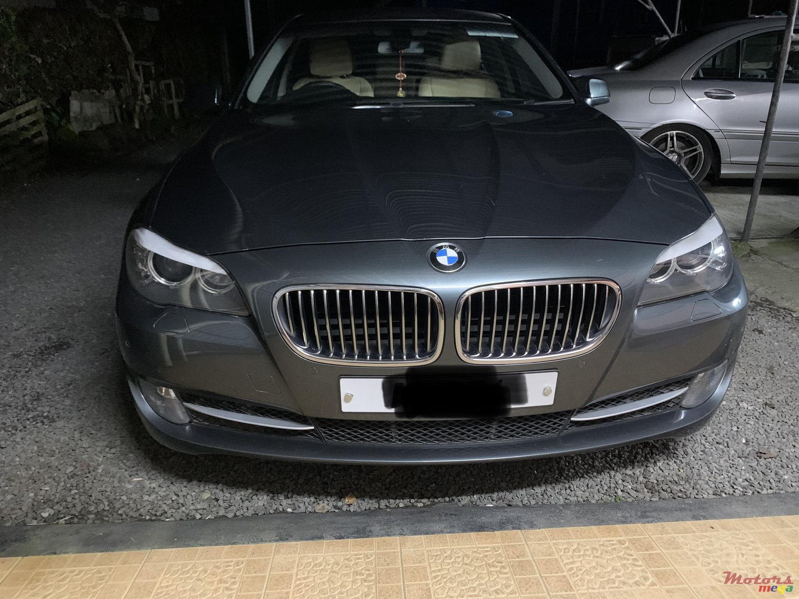 2011' BMW 523 photo #4