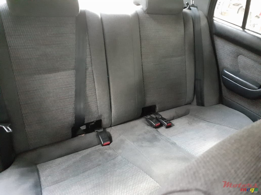 1993' Toyota Carina photo #3