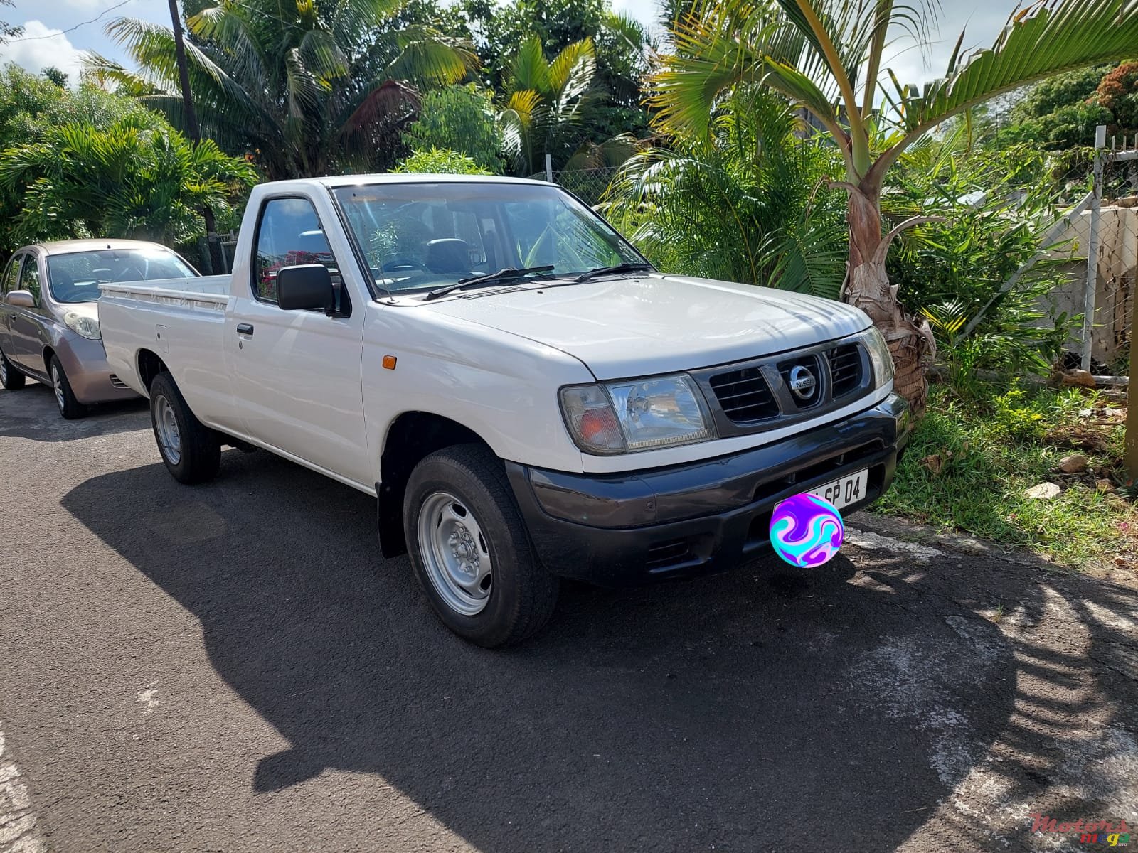 2004' Nissan photo #1