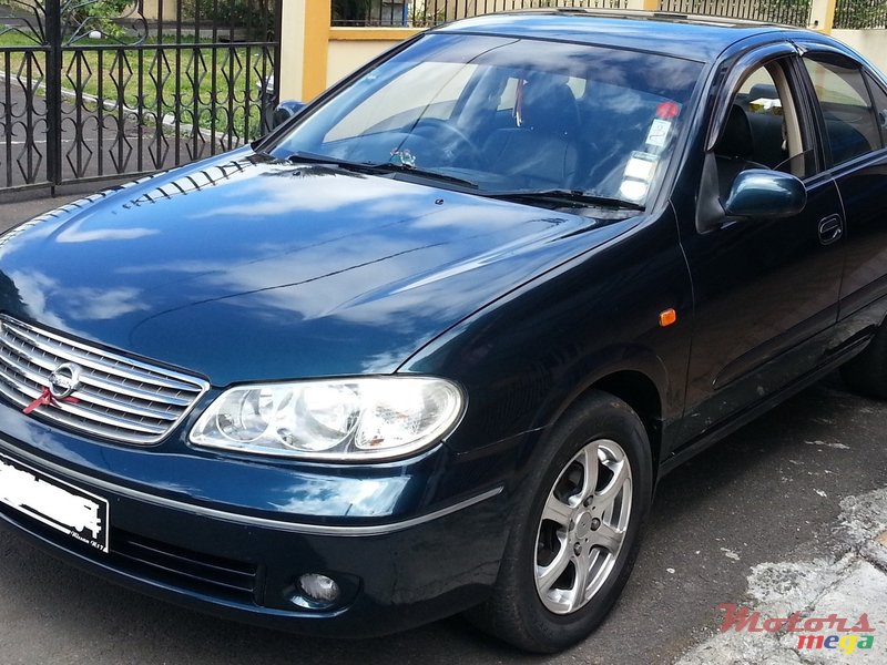 2004' Nissan Sunny photo #1