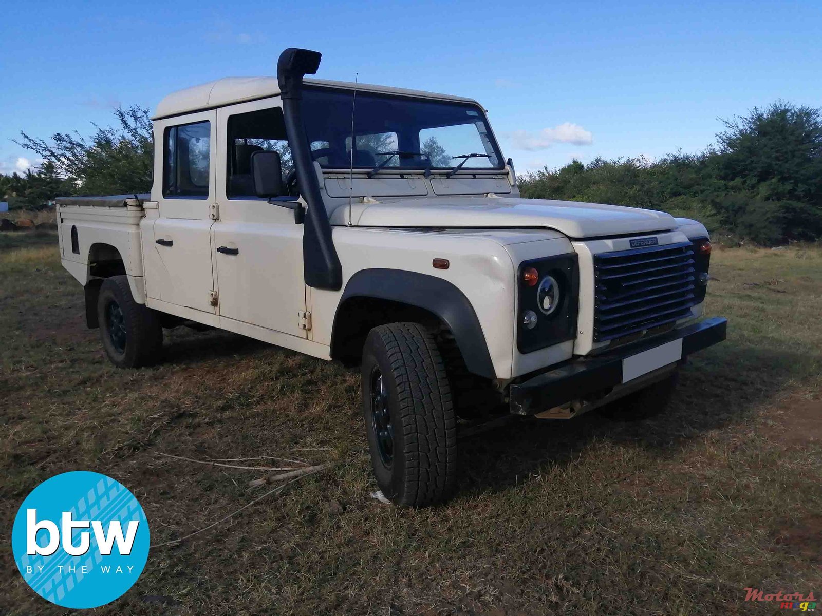 2008' Land Rover Defender 130 photo #1