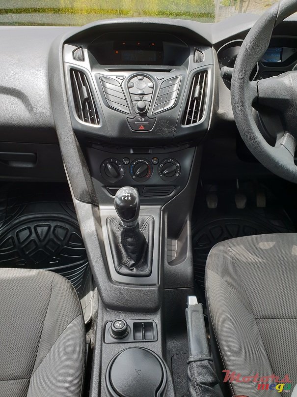 2013' Ford Focus photo #4