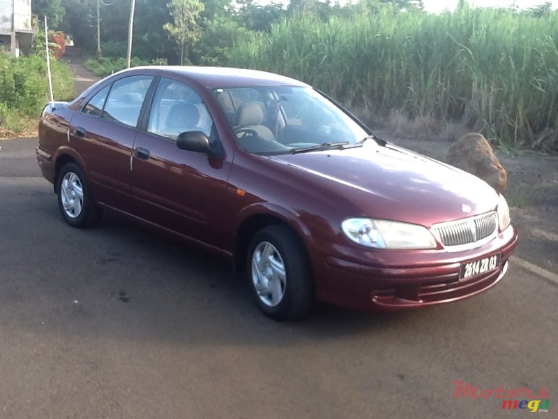 2003' Nissan Sunny photo #1