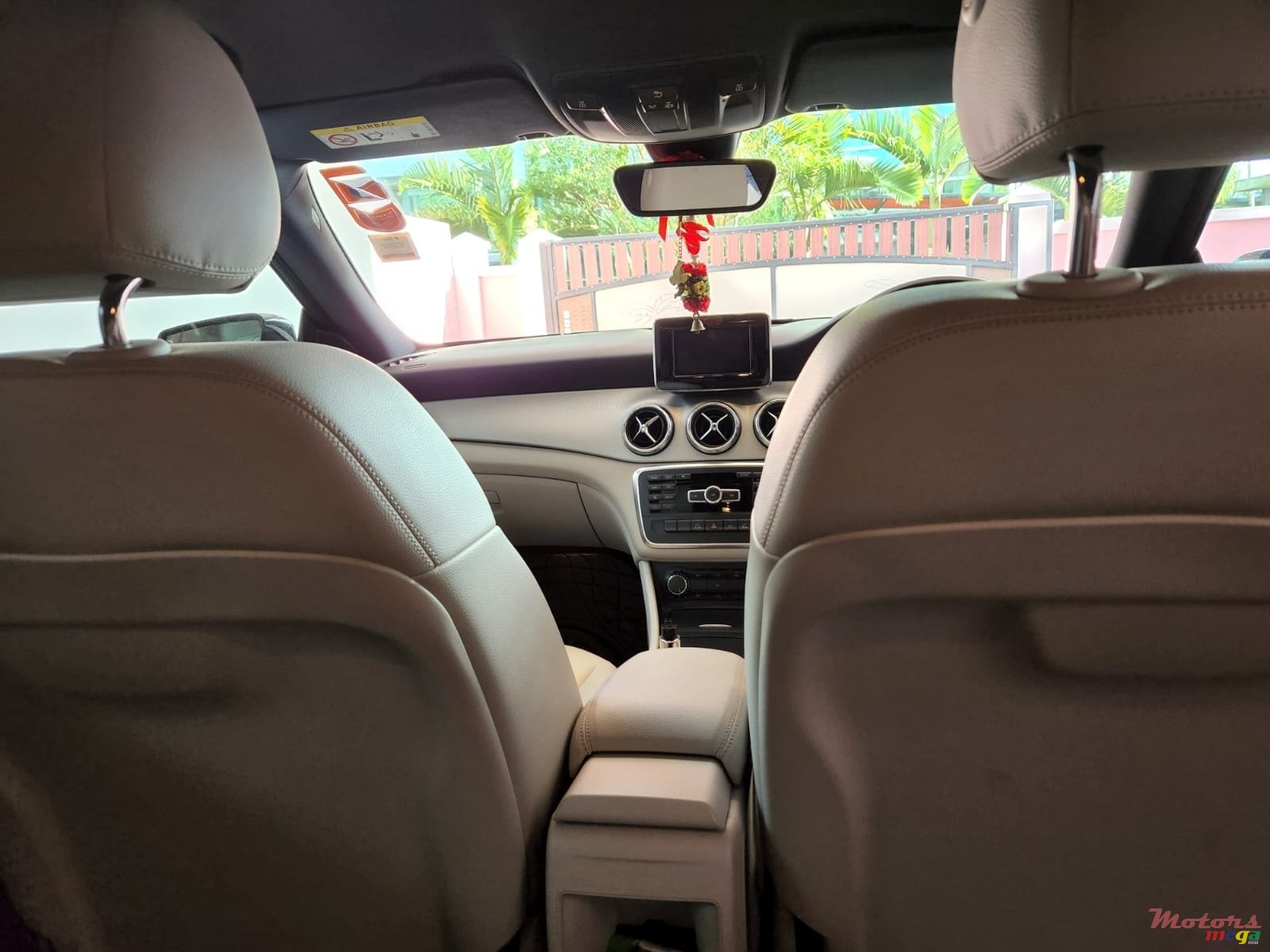 2014' Mercedes-Benz CLA 200 photo #2