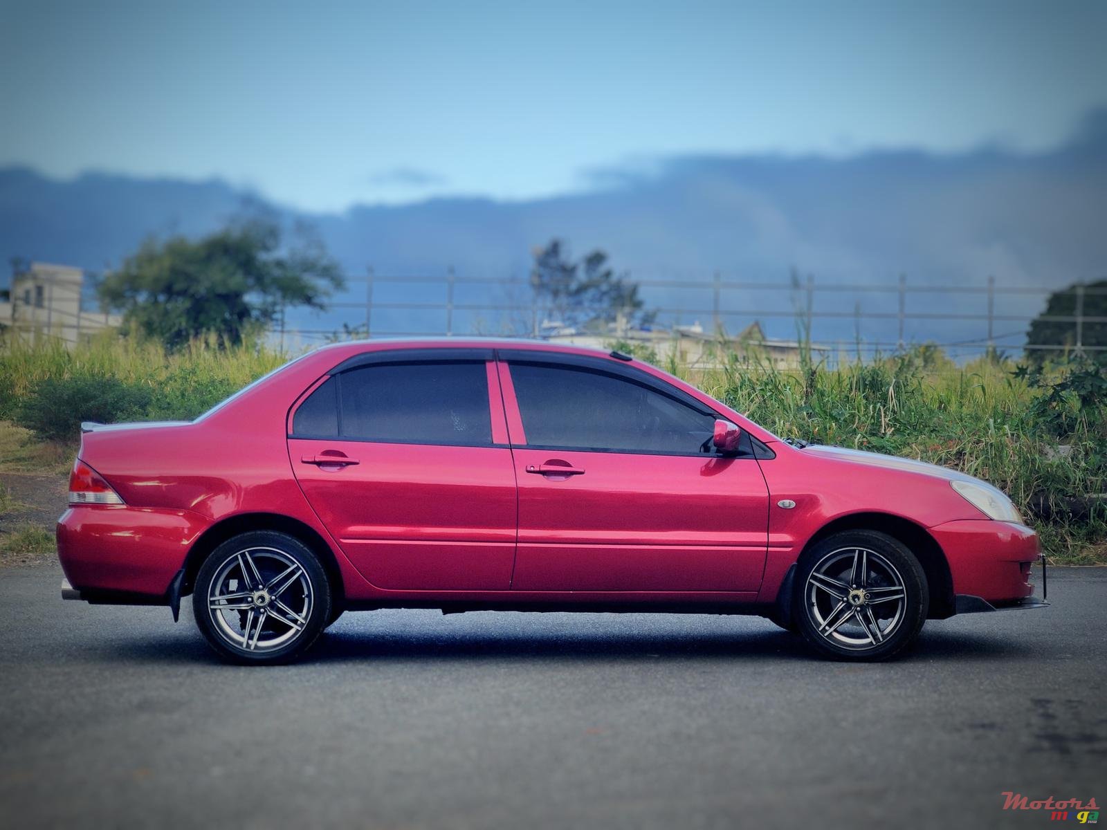 2008' Mitsubishi Lancer photo #3