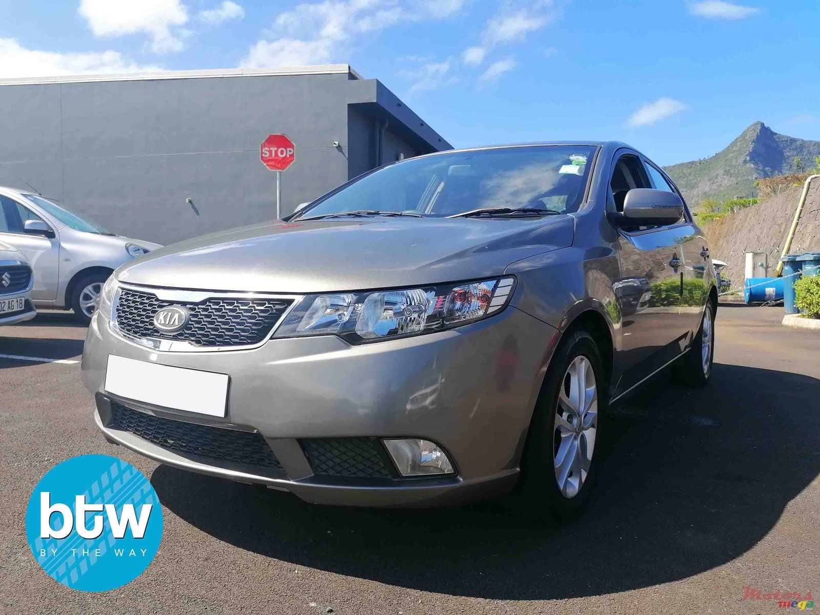 2011' Kia Cerato photo #2