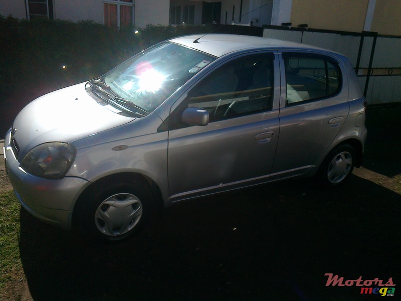 2001' Toyota Vitz New photo #2