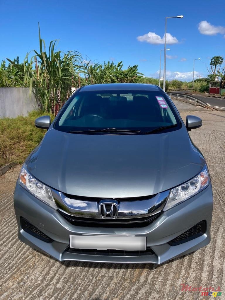 2015' Honda Grace photo #5