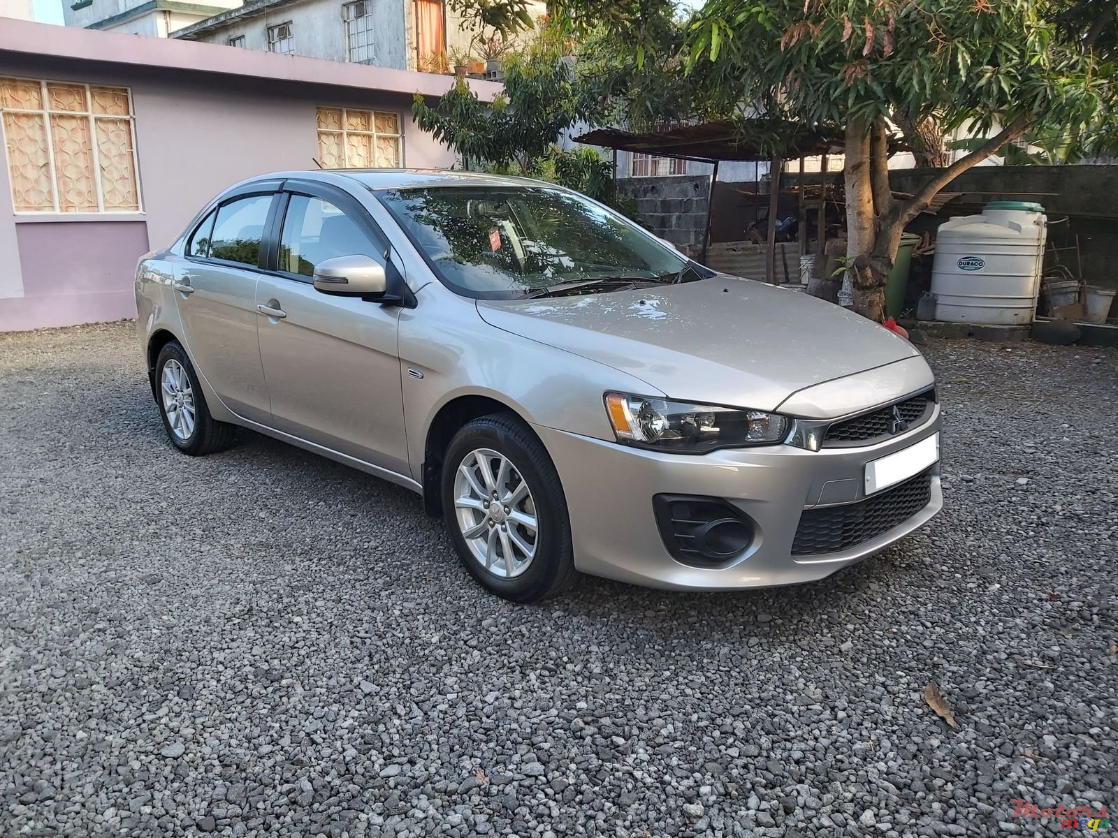2016' Mitsubishi Lancer photo #2