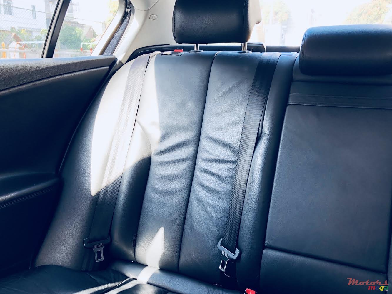 2009' Volkswagen Passat photo #5