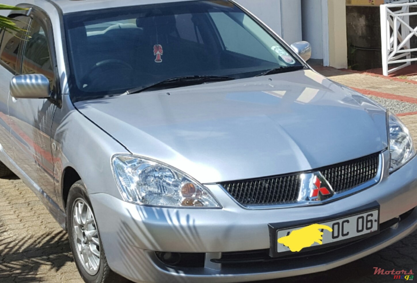 2006' Mitsubishi Lancer photo #3