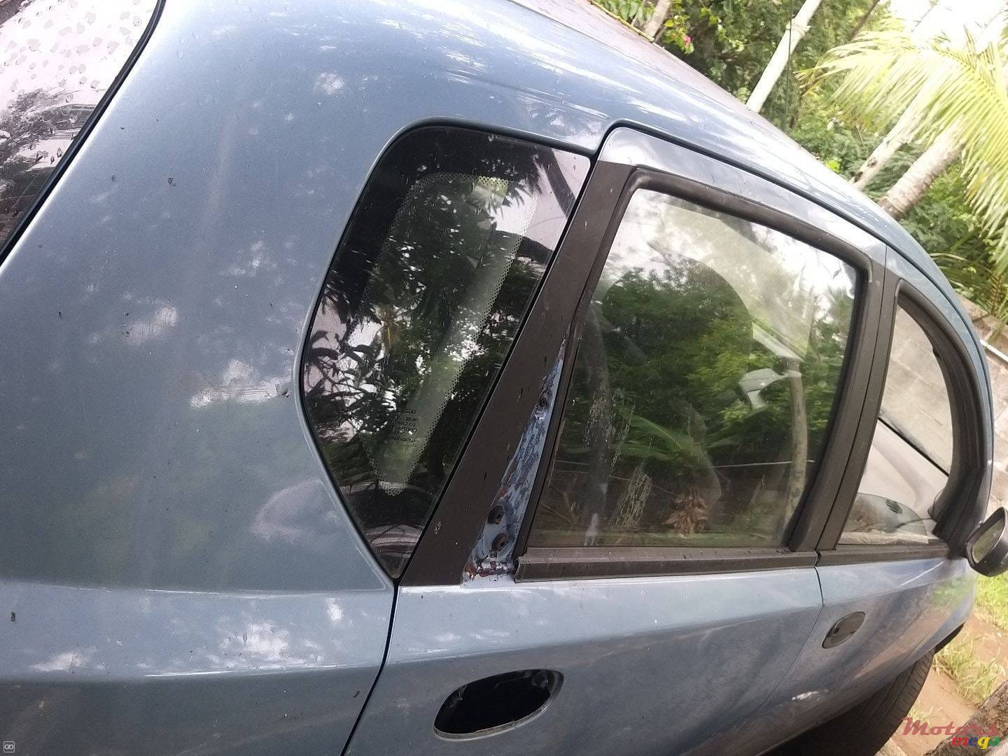 2005' Chevrolet Aveo photo #3