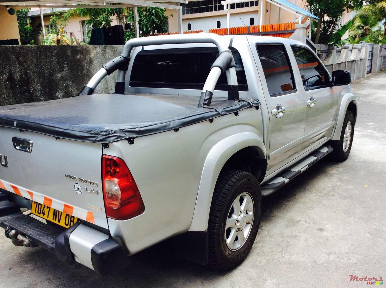 2008' Isuzu photo #3