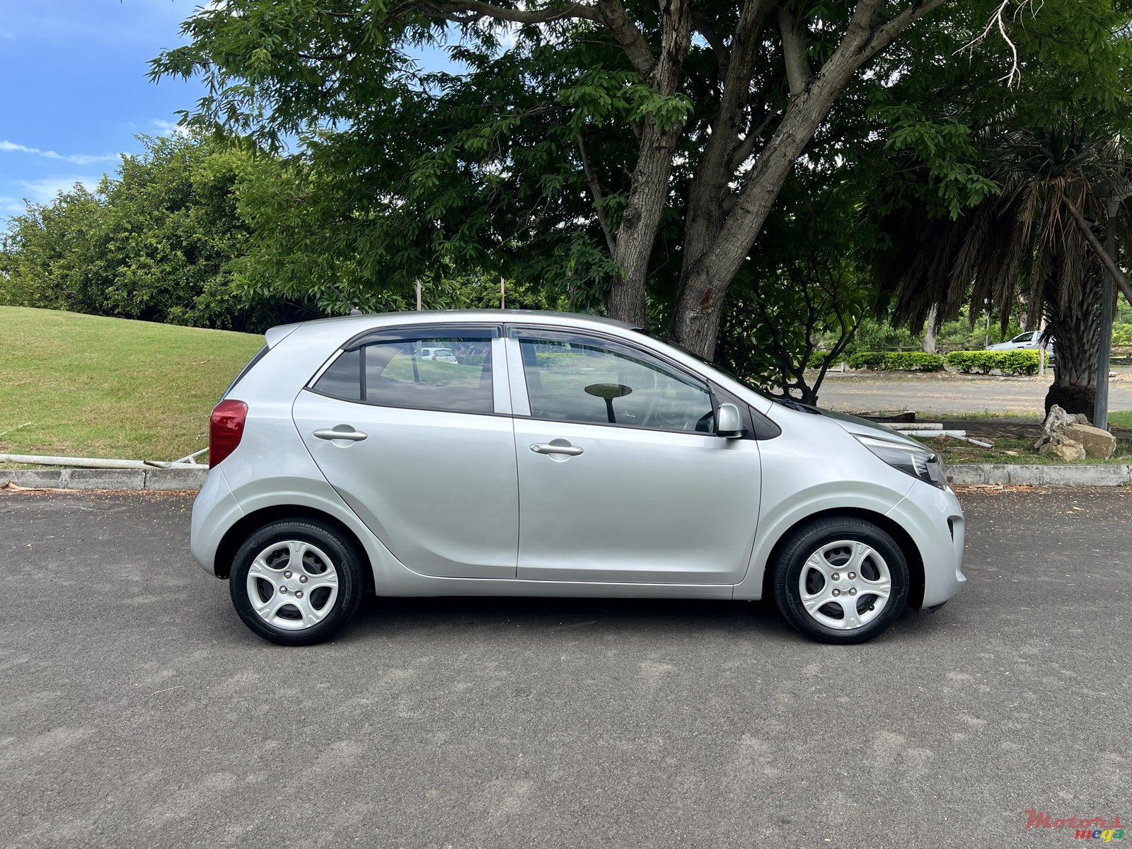 2019' Kia Picanto photo #5