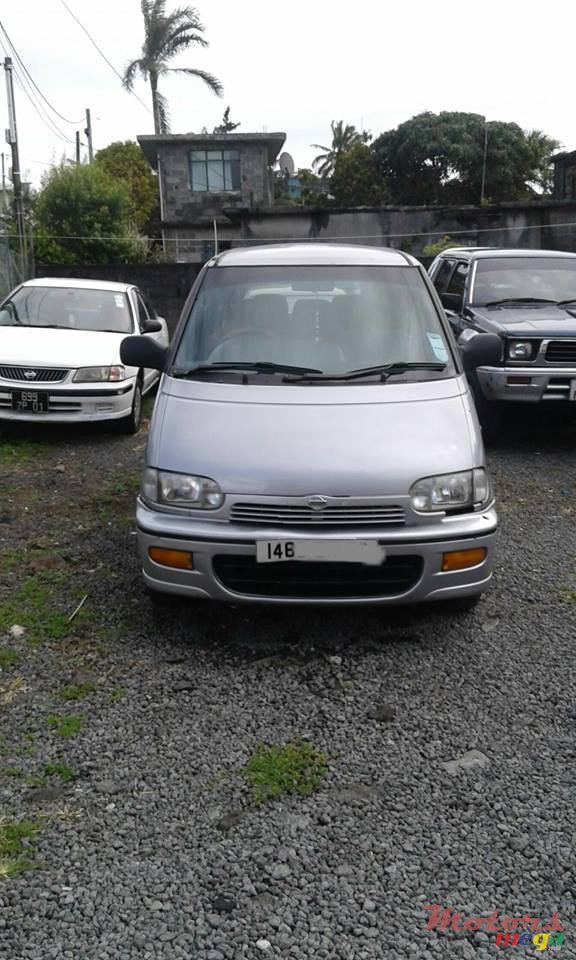 1996' Nissan Serena photo #2
