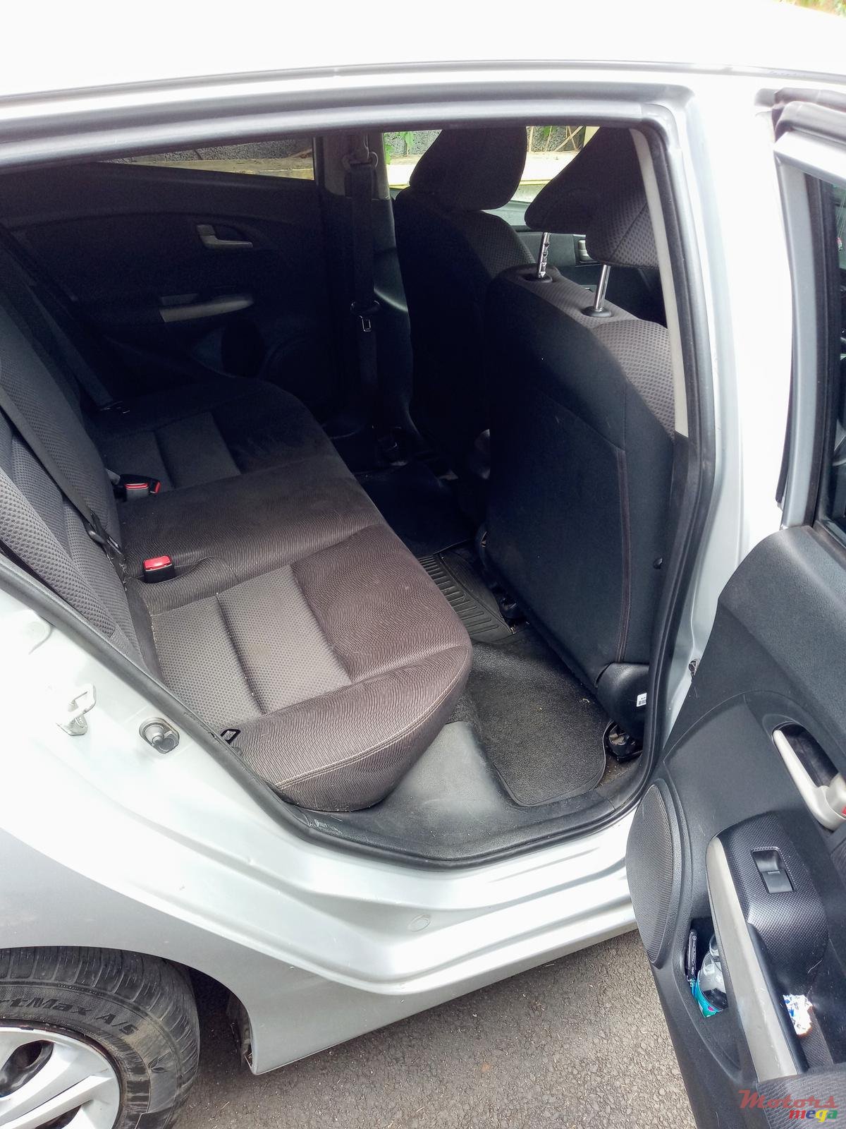 2011' Honda Insight photo #5