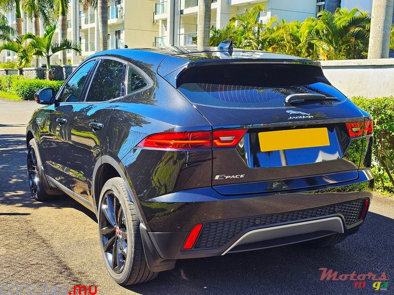 2019' Jaguar E-Pace 2.0D AWD photo #3