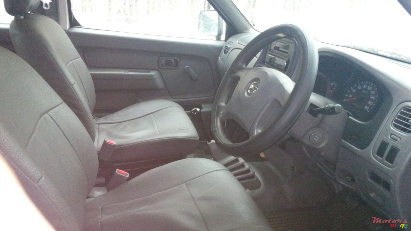 2010' Nissan photo #4