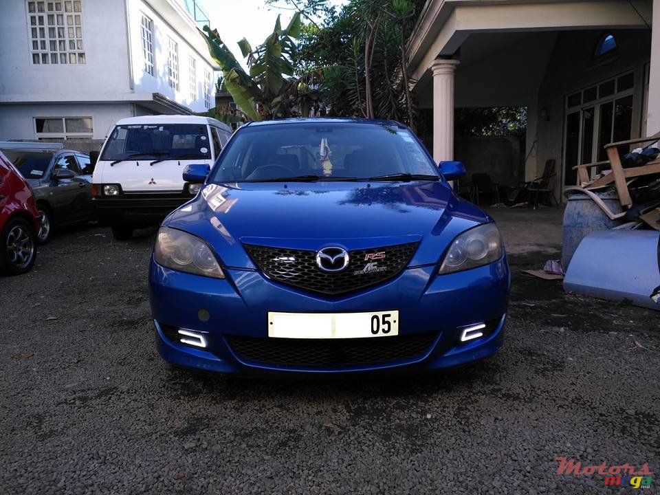 2005' Mazda Axela photo #1