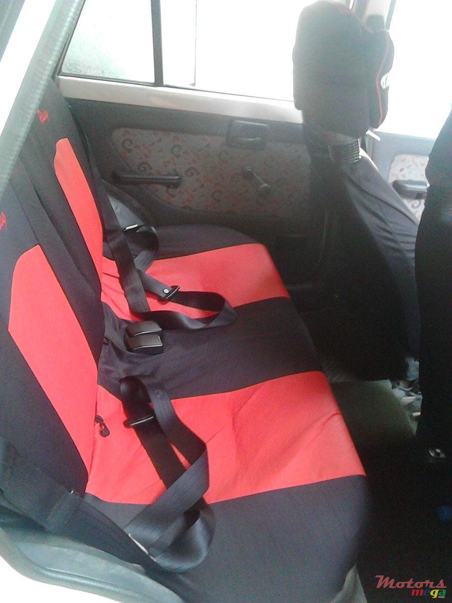 2002' Suzuki photo #6