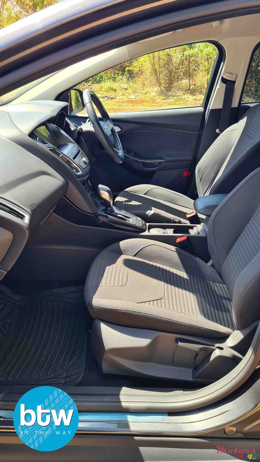 2017' Ford Focus photo #6