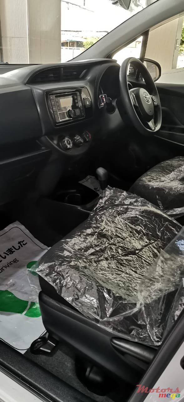 2018' Toyota Vitz photo #3