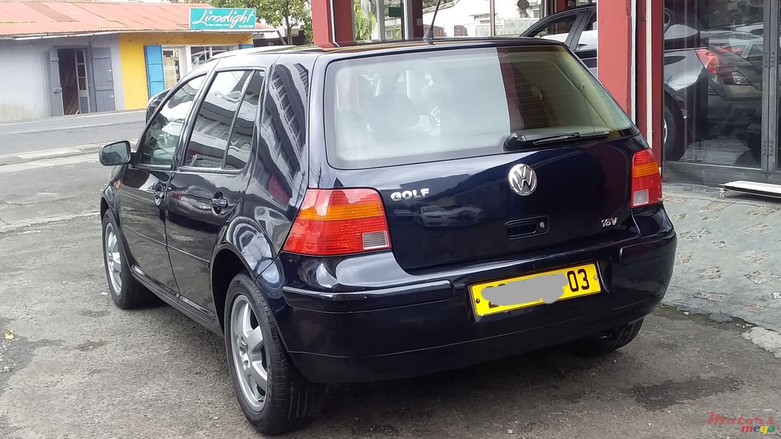 2003' Volkswagen Golf photo #4