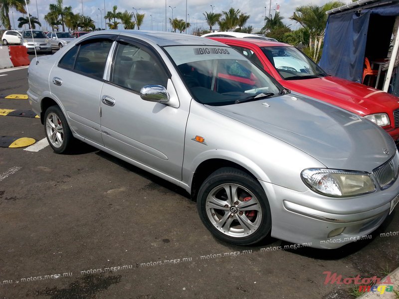 2001' Nissan Sunny photo #1
