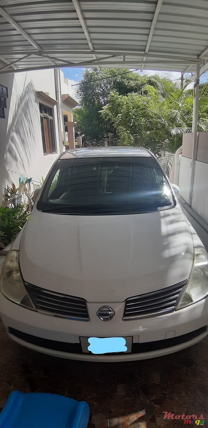 2006' Nissan Tiida photo #2