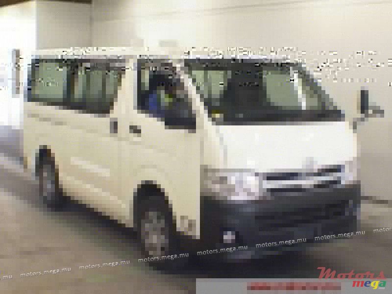 2010' Toyota Hiace photo #1