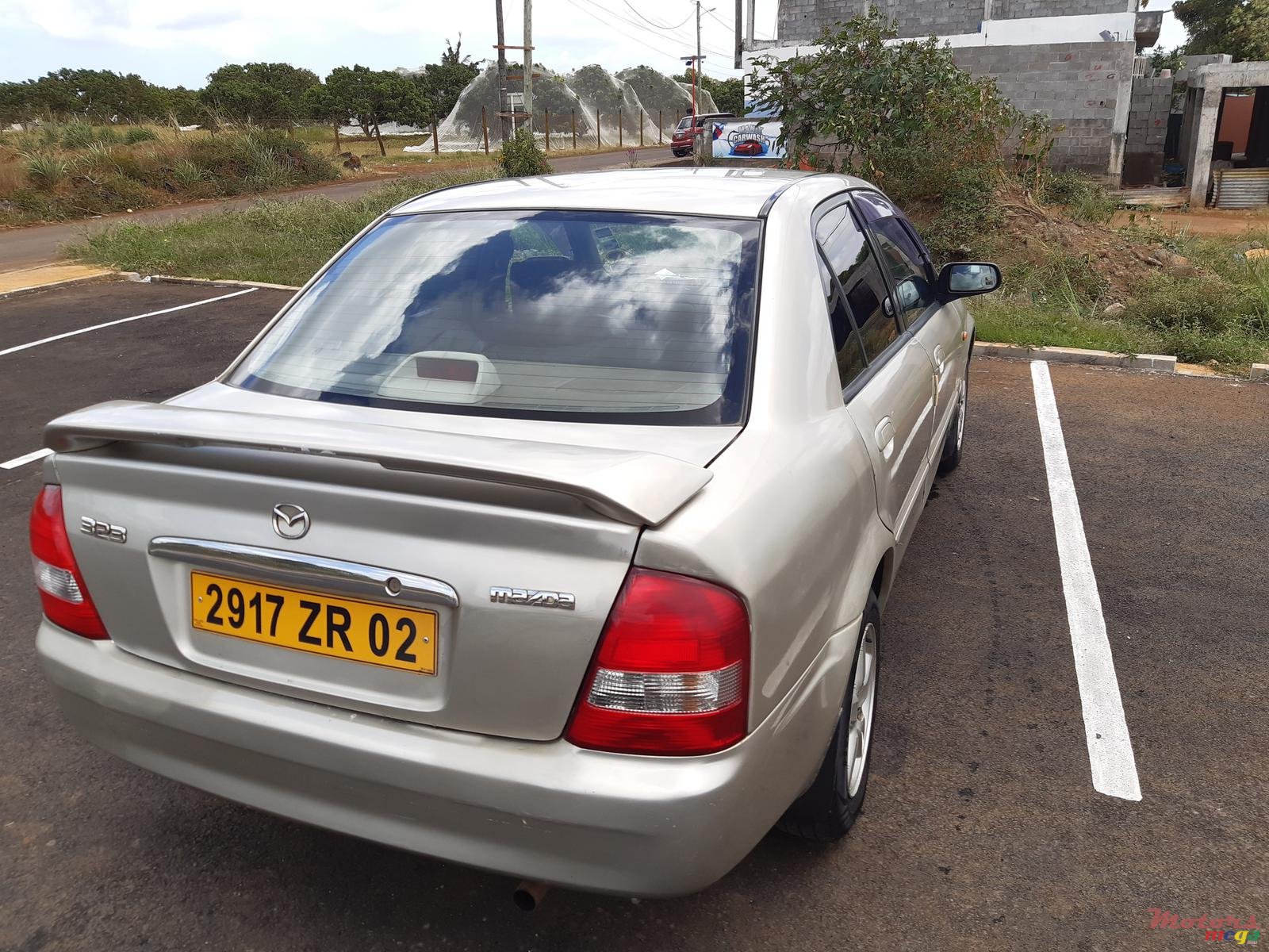 2002' Mazda 323 photo #2