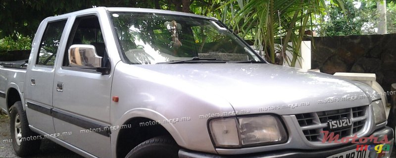 2000' Isuzu lsuzu LS photo #1