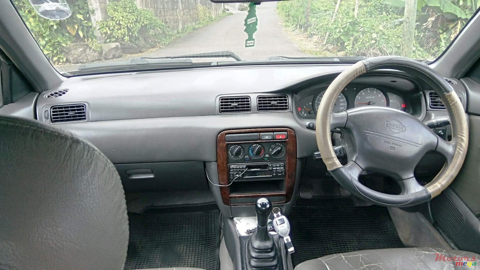 1999' Nissan Sunny photo #3