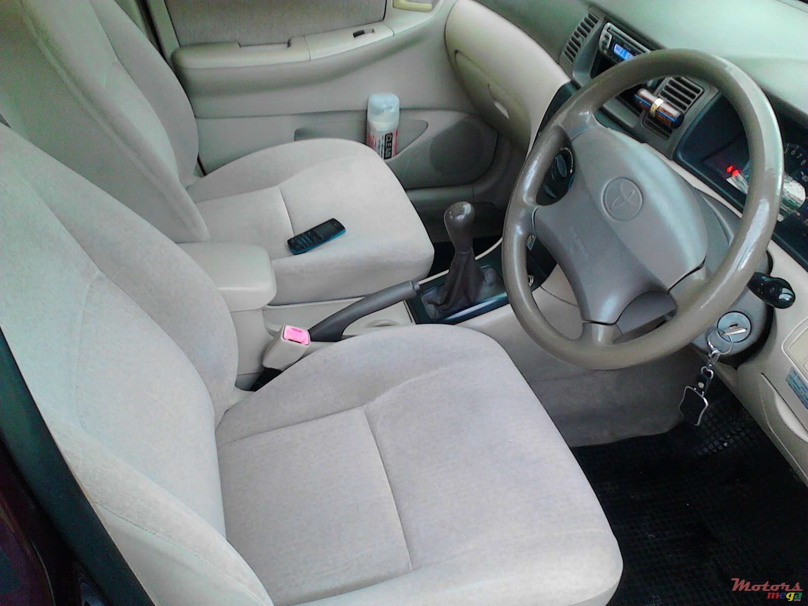 2004' Toyota Corolla photo #2