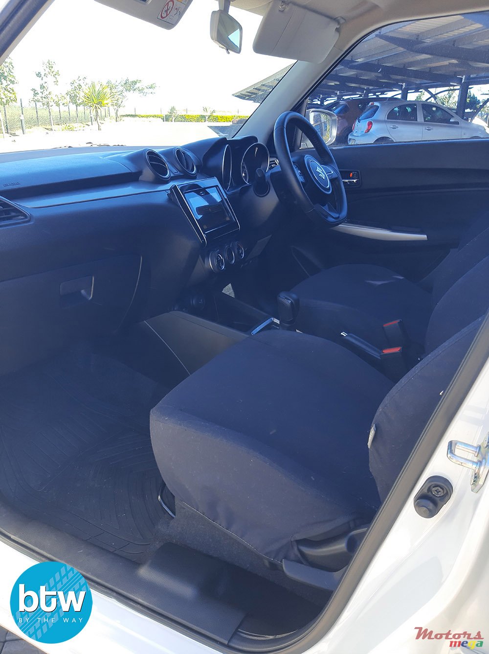 2021' Suzuki Swift photo #5