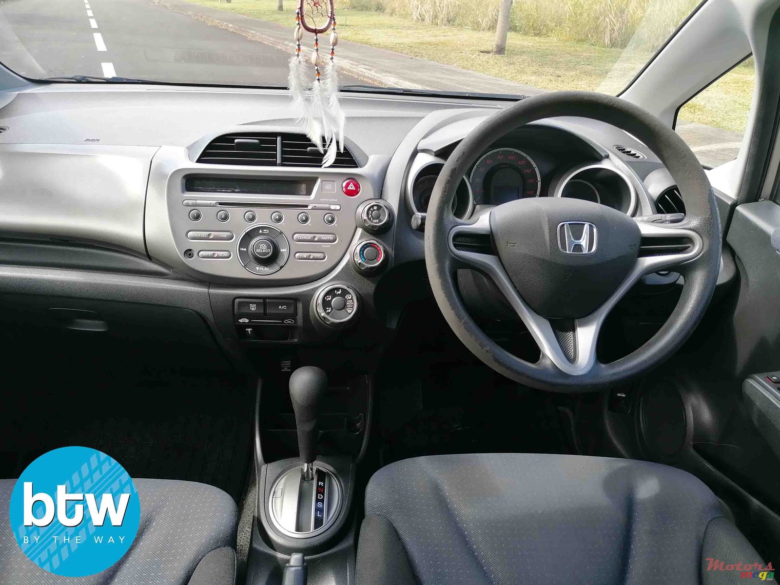 2010' Honda Fit photo #6