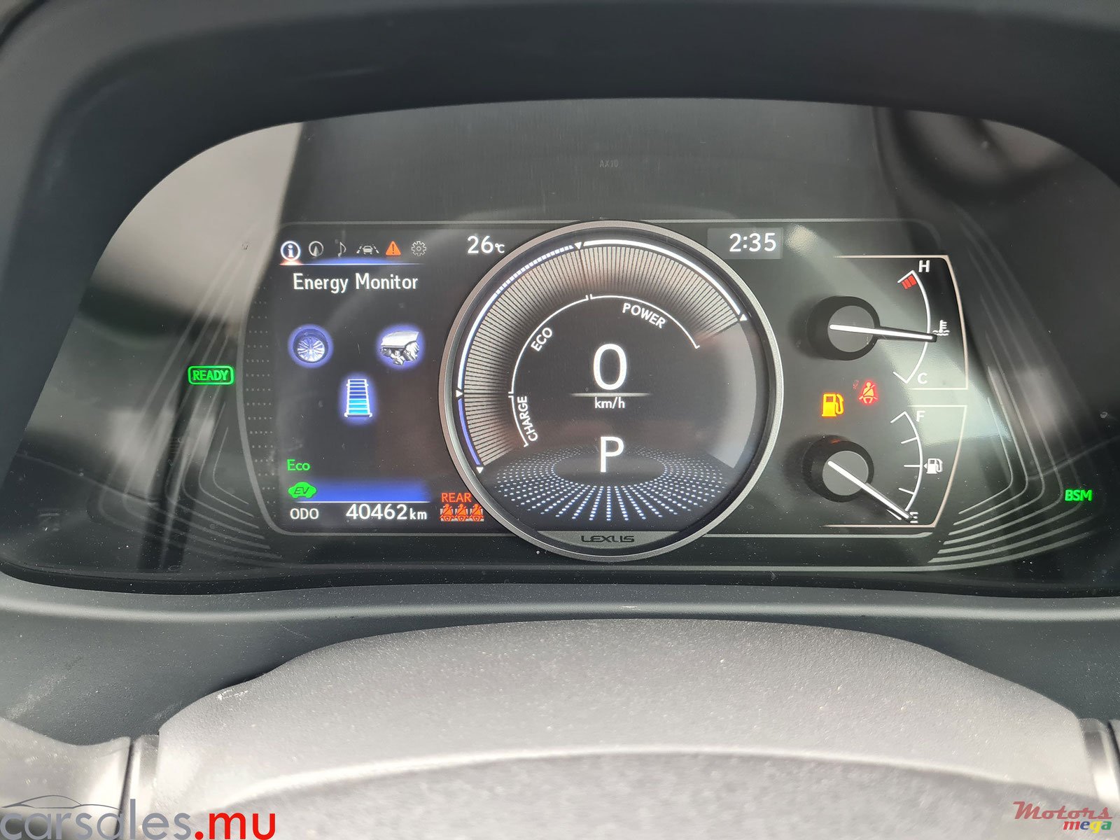 2020' Lexus UX 250h 2.0 Hybrid photo #7