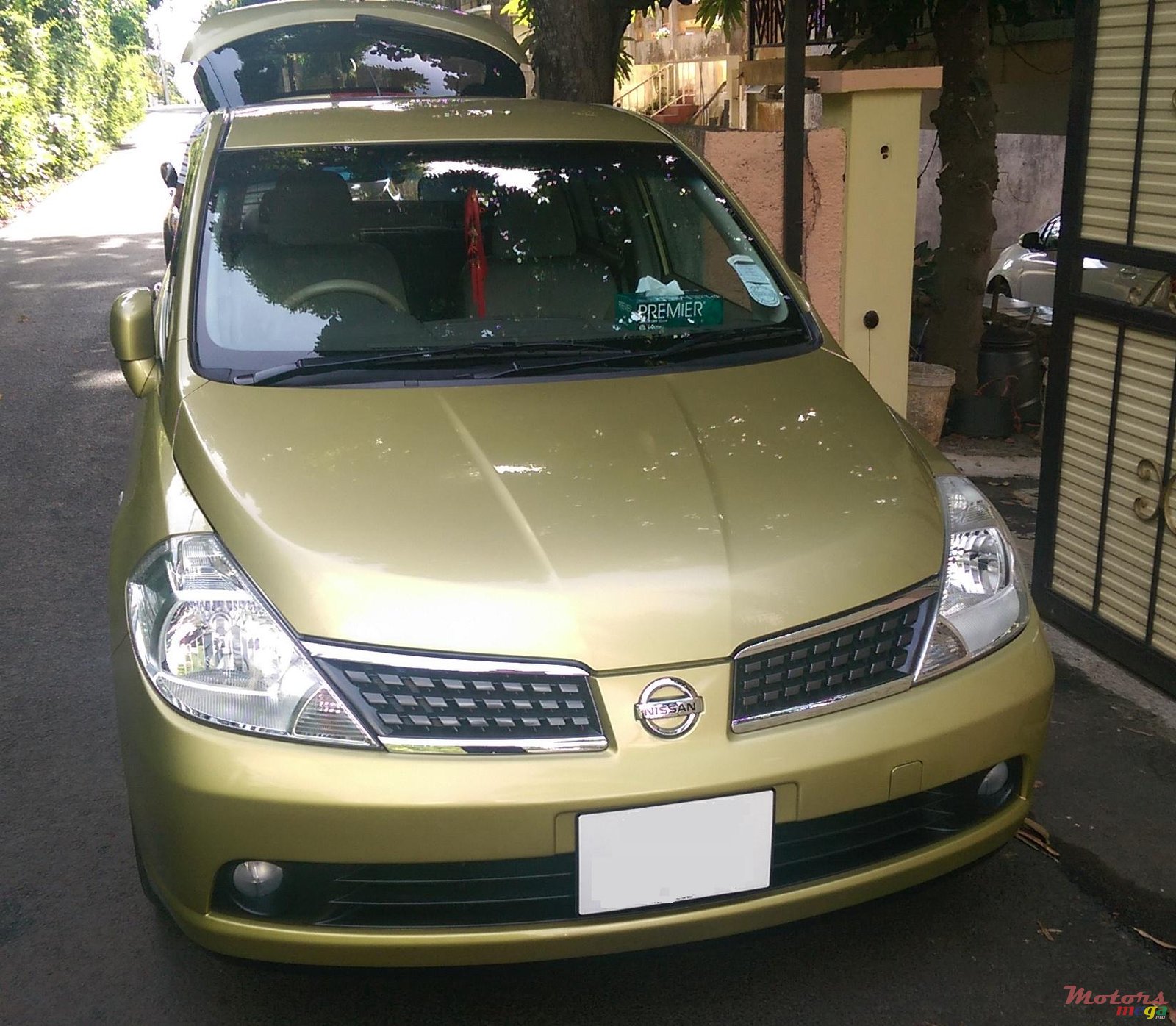 2007' Nissan Tiida photo #1