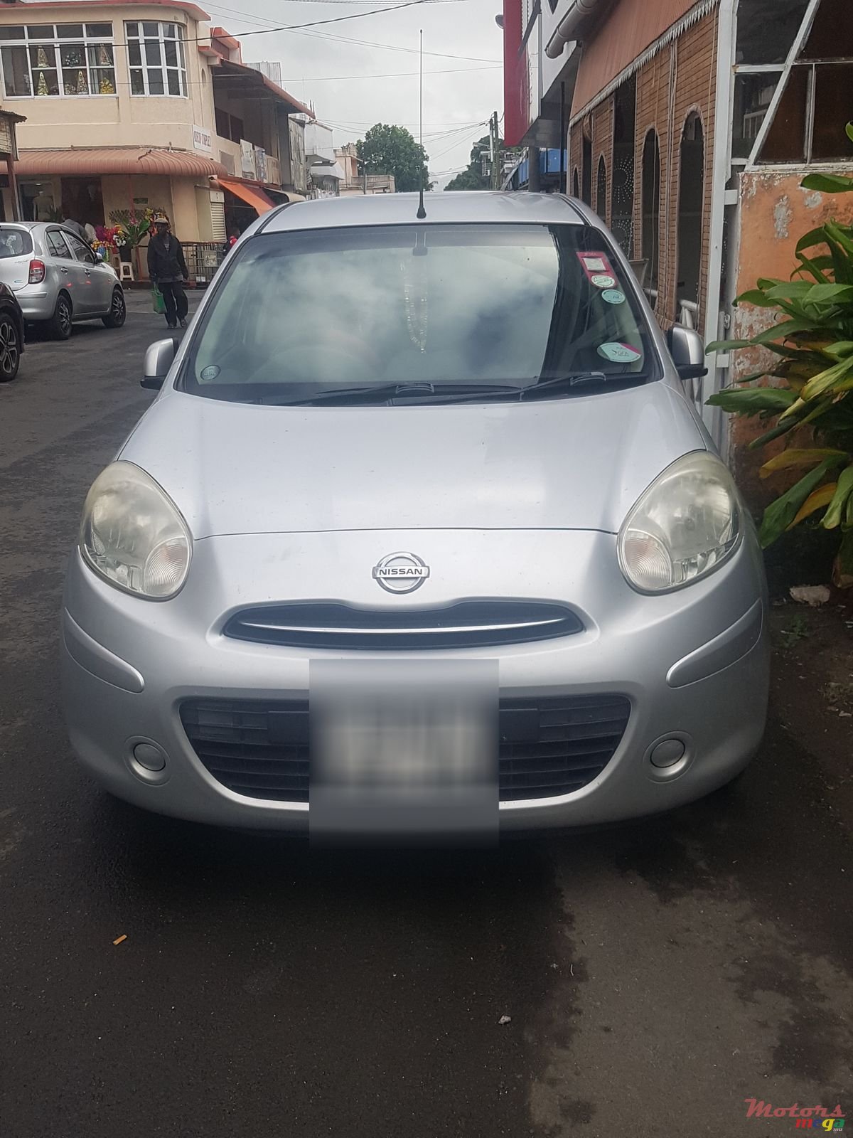 2010' Nissan photo #2