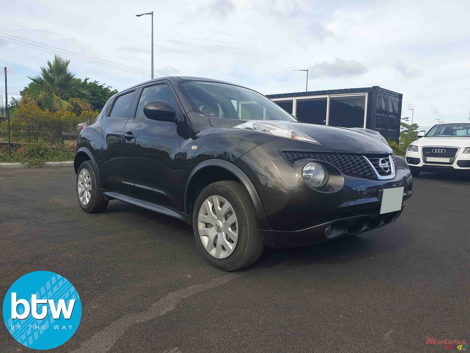 2011' Nissan Juke photo #1