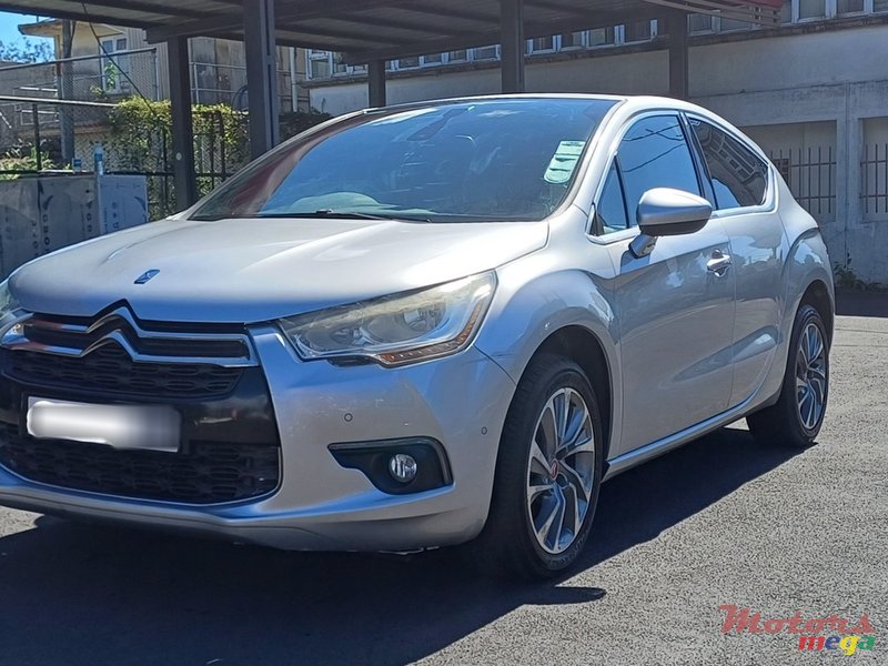 2016' Citroen DS4 photo #2