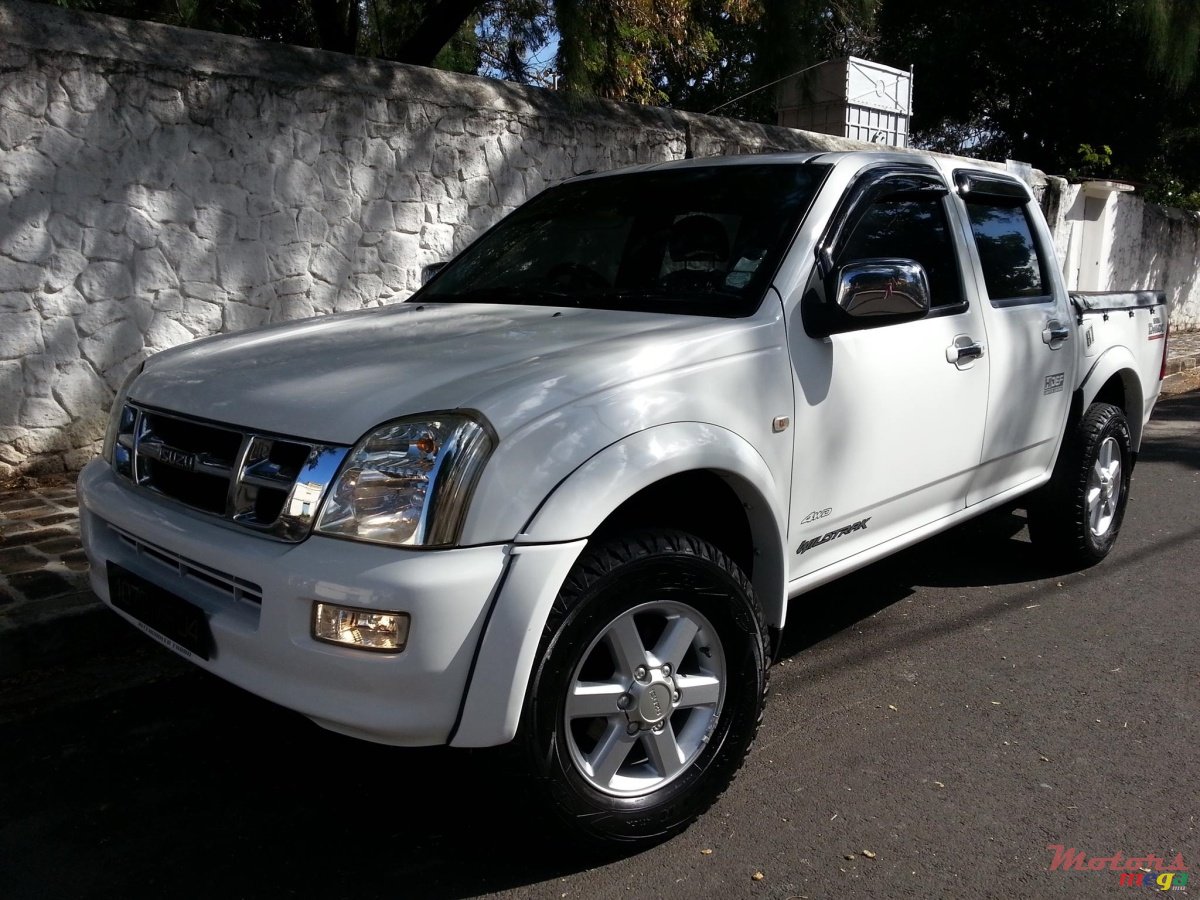 2004' Isuzu D-Max photo #1