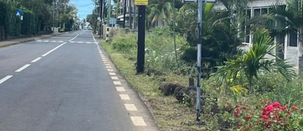 Road at Pointe-aux-Biches