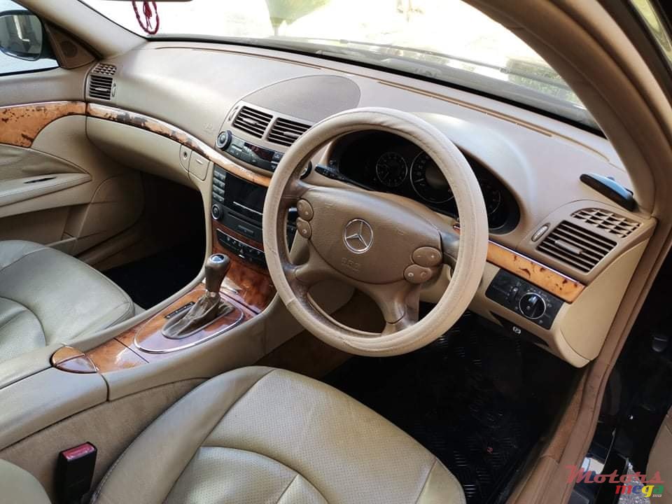 2007' Mercedes-Benz E-Class E200 photo #4