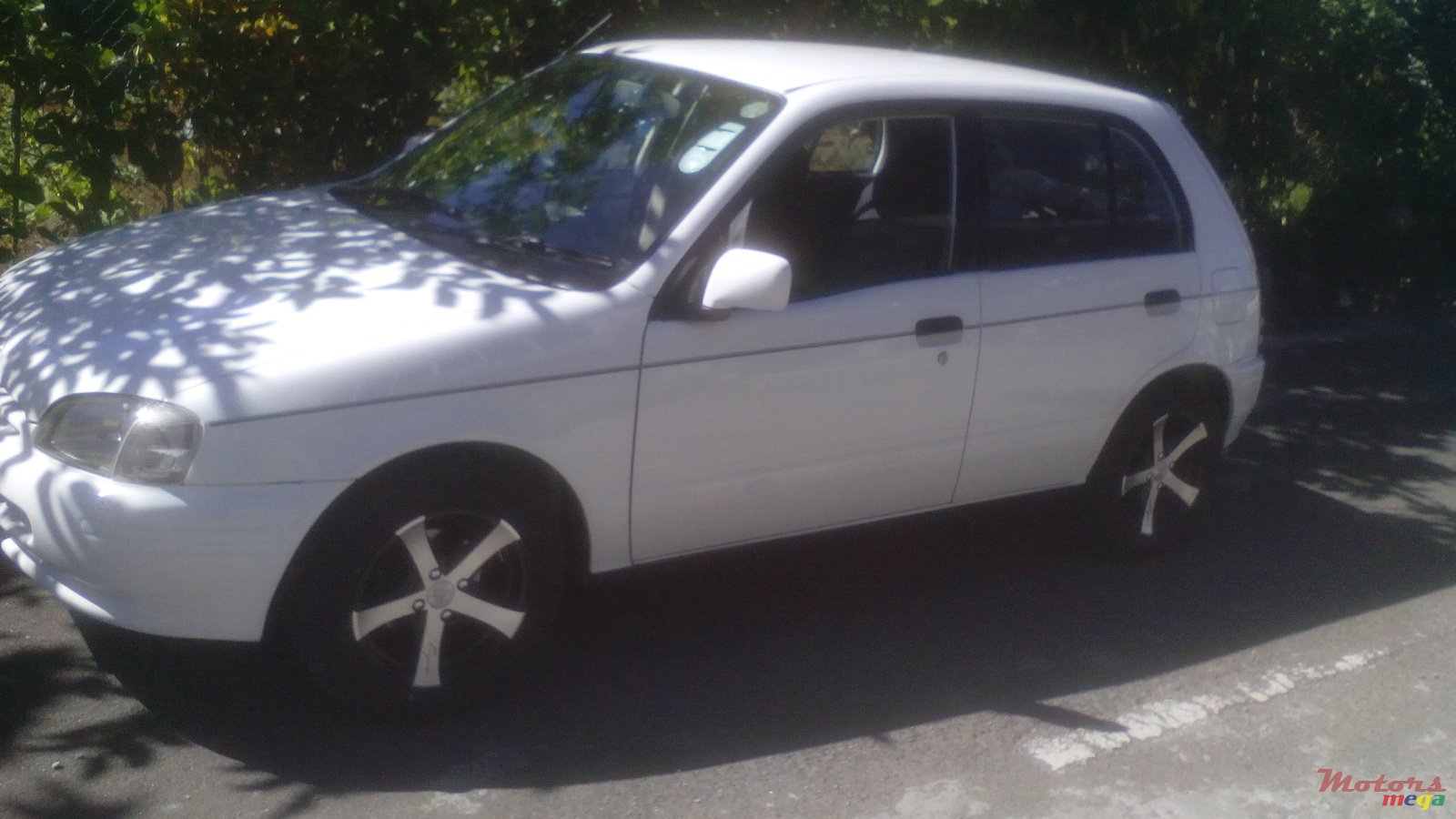 1997' Toyota Starlet photo #1