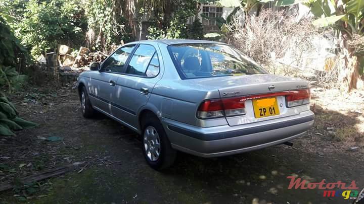 2001' Nissan Sunny photo #2